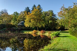 Property grounds - Apartment 'Schlossblick' with Wi-Fi (Hage)