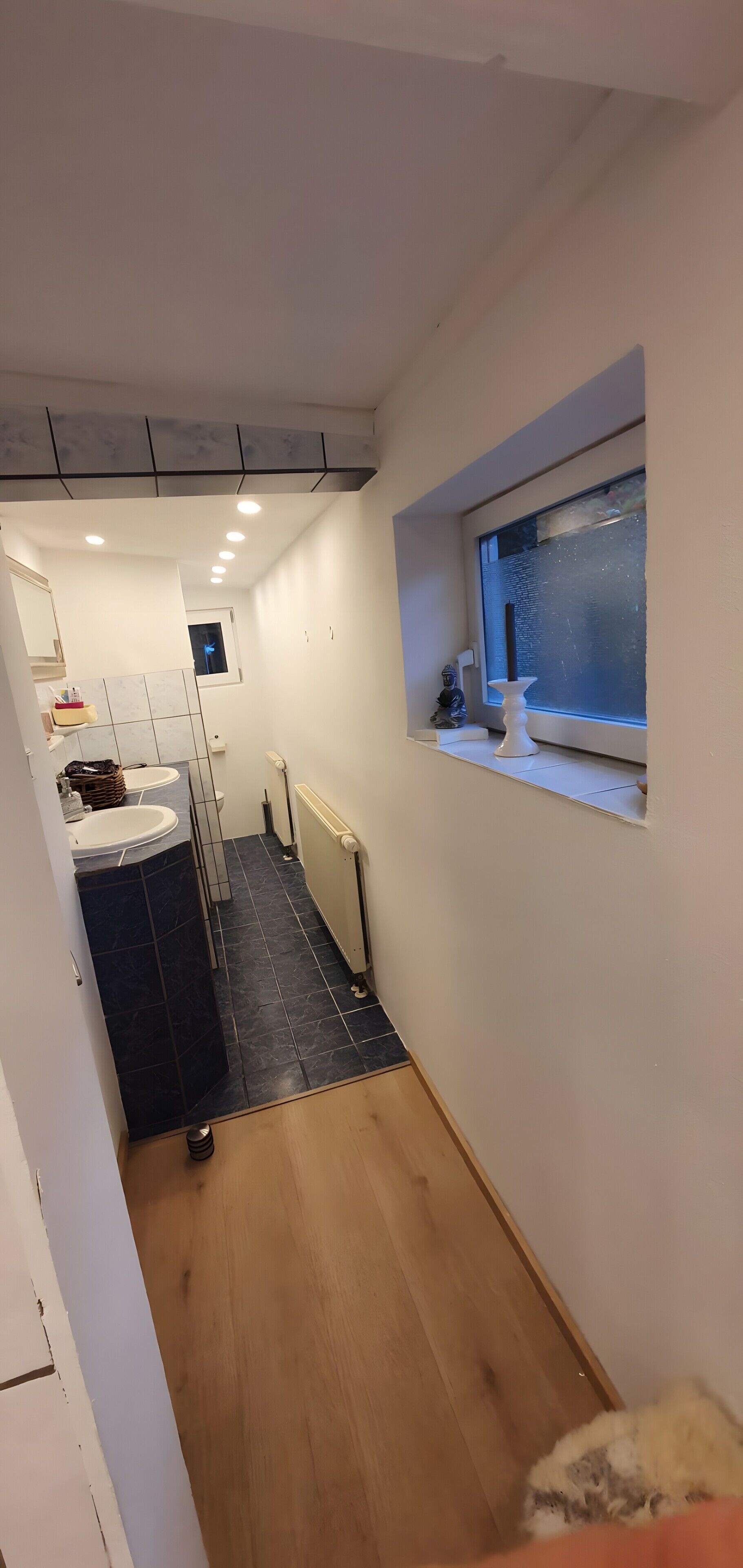 Dutxa, articles de tocador gratuïts, assecador de cabells i tovalloles 