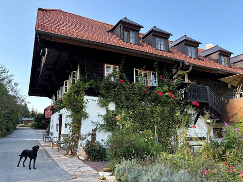 Ferienwohnung 'Sechtlberggut' mit Bergblick, Balkon und Wi-Fi