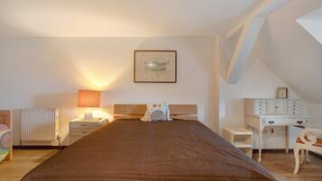 1 habitación, tabla de planchar con plancha, wifi gratis y ropa de cama