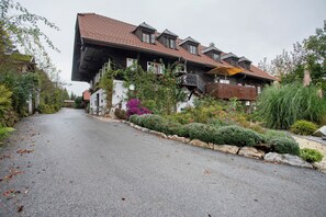 Exterior - Apartment 'Sechtlberggut' with Mountain View, Balcony and Wi-Fi (Plain)