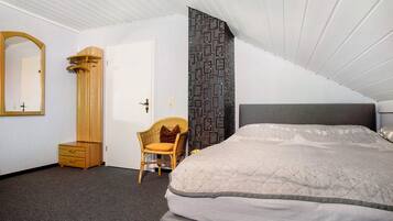 1 dormitorio, tabla de planchar con plancha, wifi gratis y ropa de cama