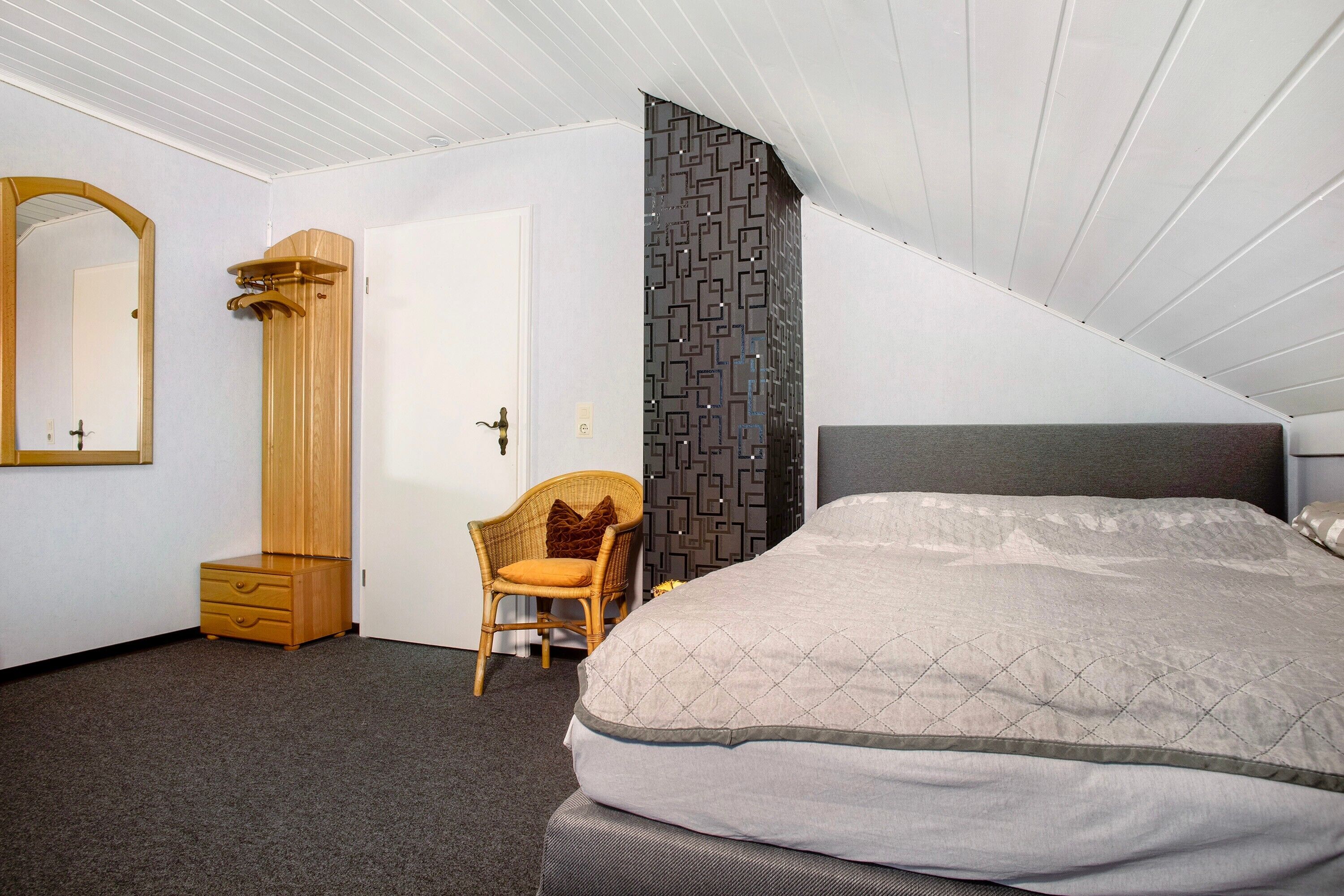 1 slaapkamer, een strijkplank/strijkijzer, gratis wifi, beddengoed