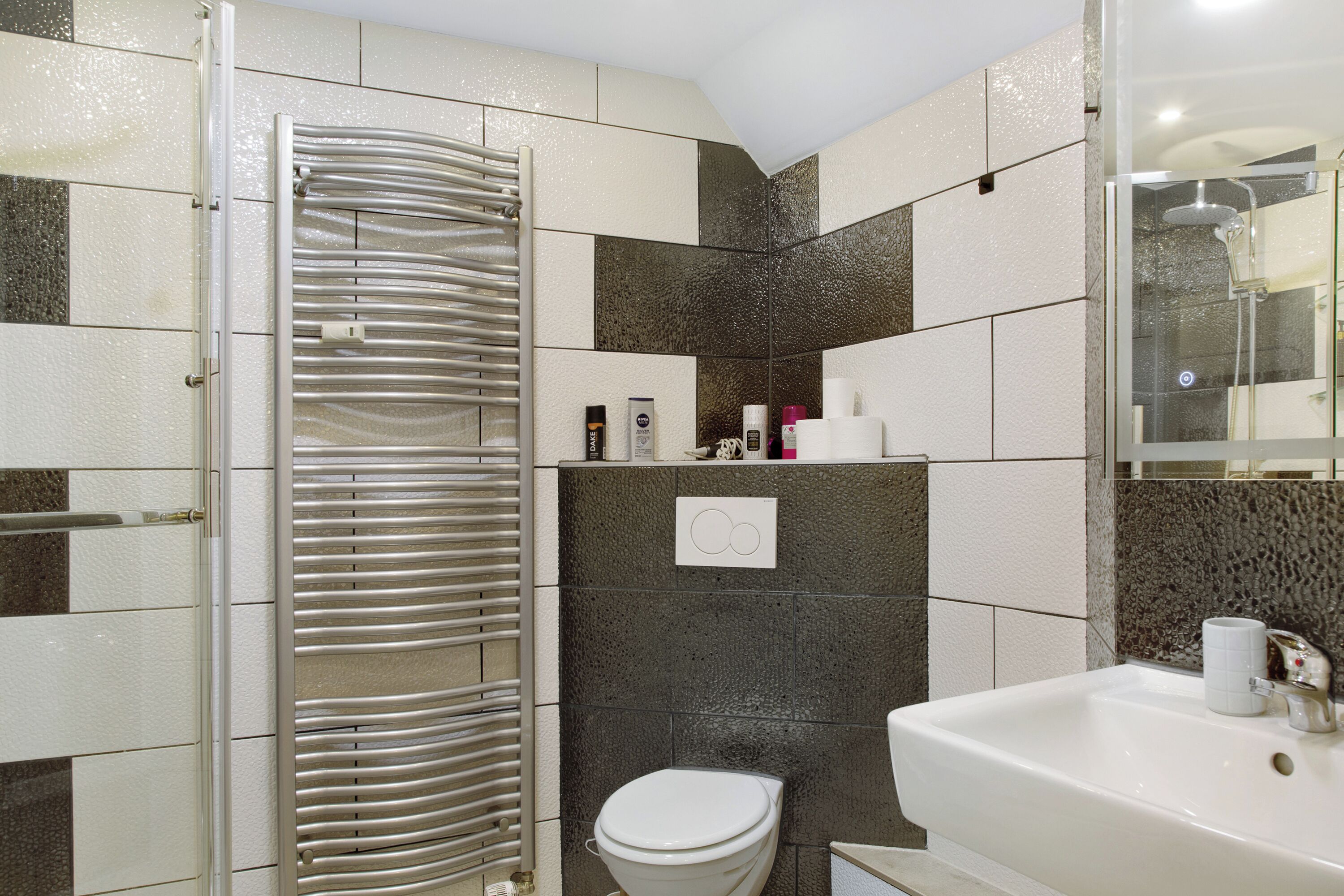 Bruser, hårtørrer, håndklæder