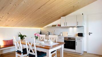 Kühlschrank, Ofen, Herdplatte, Geschirrspüler