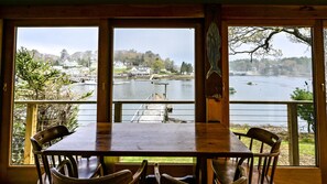 Dining - Cozy Waterfront Cottage with Dock (Southport)