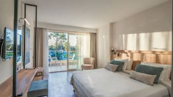 Elite Family Room | 2 bedrooms, free minibar, in-room safe, desk