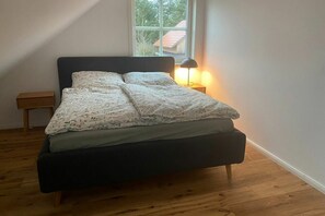 3 makuuhuonetta, silitysrauta/-lauta, ilmainen Wi-Fi