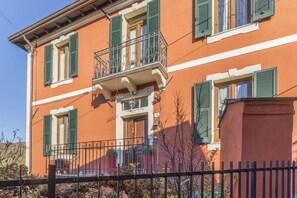 Exterior - Beautiful private villa for 6 people with hot tub, WIFI, TV, balcony and panoramic view (Fivizzano)