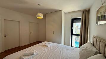 5 Schlafzimmer, Bügeleisen/Bügelbrett, kostenloses WLAN