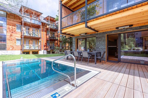 Appealing apartment with pool (No Deposit)