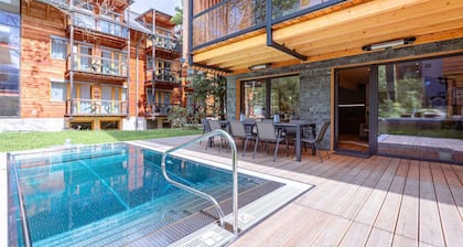 Appealing apartment with pool (No Deposit)