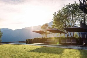 Terrace/patio - Majestic apartment with infinity pool (St. Martin am Tennengebirge)