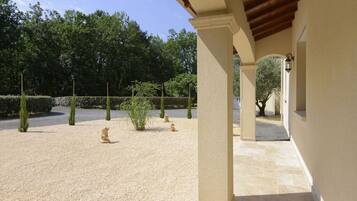 Enceinte de lâhĂ©bergement