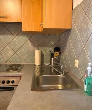 Refrigerador, horno, placa de cocina, lavavajillas