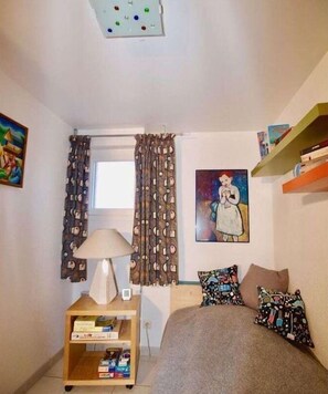 3 bedrooms, iron/ironing board, free WiFi