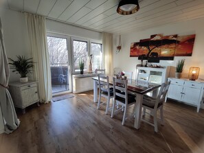 Dining - Nikis FeWo in the recreation area of the Dörenther Klippen (Ibbenbüren)