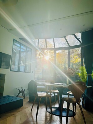 Dining - Luxury 10 min Paris - Feifei's Home & Spa (Asnières-sur-Seine)