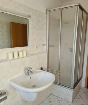 Shower - Haus Nordseewind XL - Apartment 1 (Cuxhaven)