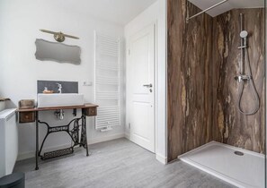 Dusj og hårføner