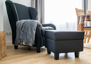 Smart-TV, DVD-spiller og bøker