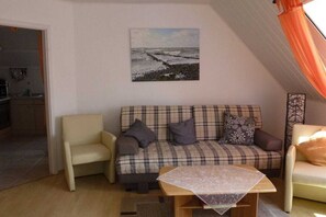 Smart TV, DVD player, books, stereo - Wittow in the holiday home Wiek (Wiek)
