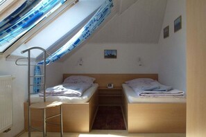 1 bedroom, iron/ironing board, travel cot, free WiFi - Wittow in the holiday home Wiek (Wiek)
