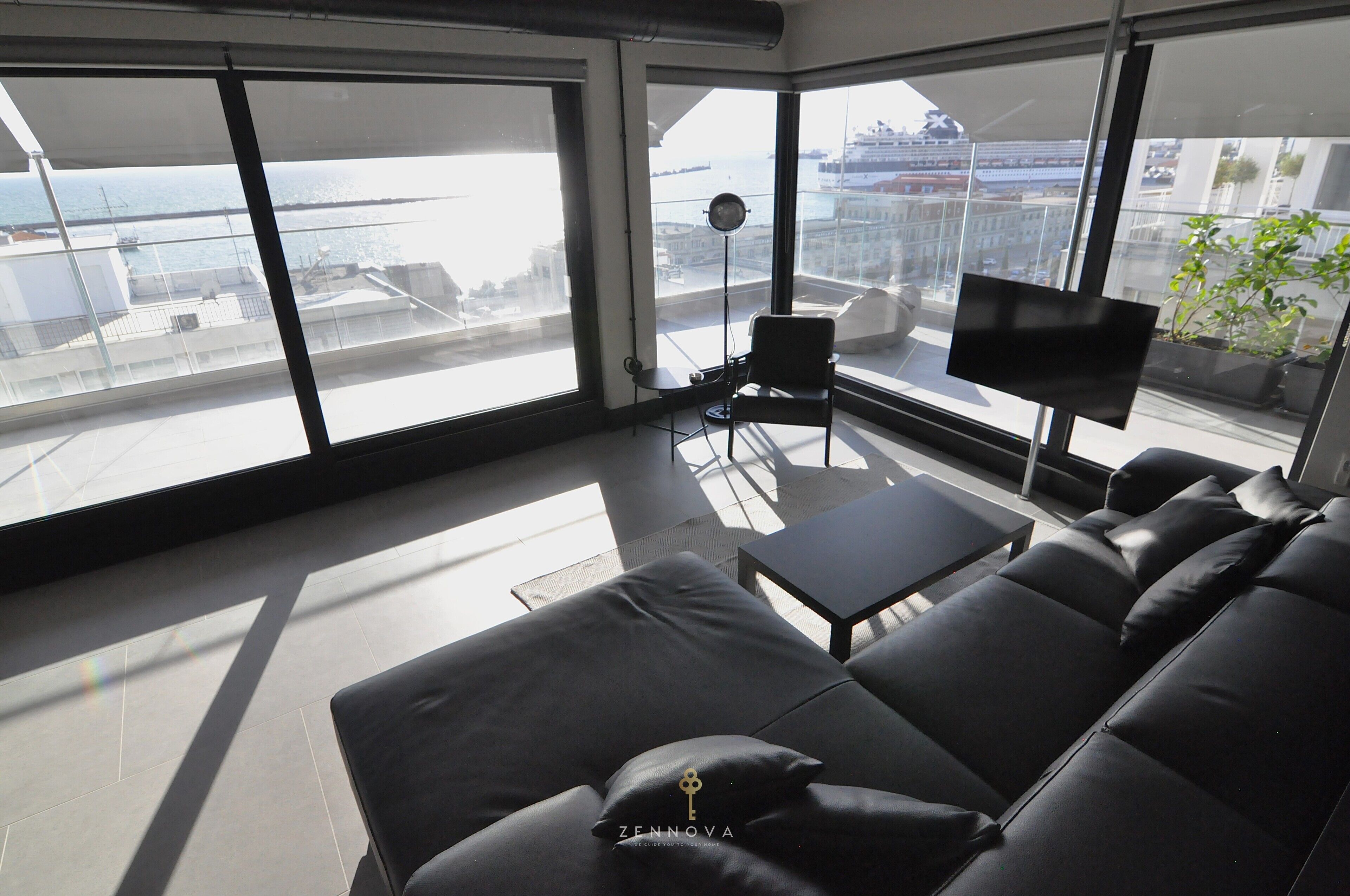 럭셔리 펜트하우스, 바다 전망 | 거실 공간 | 평면 TV