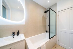 Een douche, een haardroger