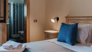 1 camera, ferro/asse da stiro, Wi-Fi, lenzuola