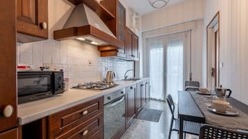 Frigorifero, microonde, forno, lavastoviglie