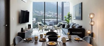 Modern Condo | Mountain Views & Pool Access