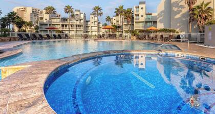 Ocean views, Pools & Direct Beach Access