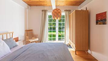 2 bedrooms, desk, free WiFi