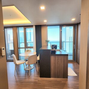 Quarto casal premier, vista para o mar | Individualmente mobiliados, cortinas blackout, quartos à prova de som