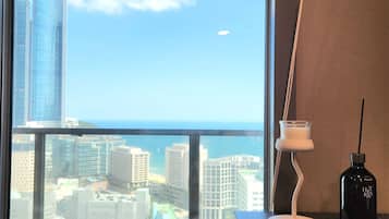 Premier Suite, Sea View | 1 bedroom, individually furnished, blackout drapes, soundproofing
