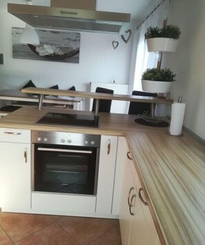 Kühlschrank, Ofen, Herdplatte