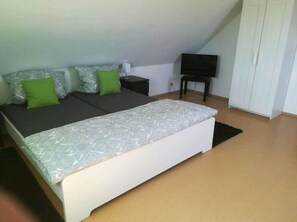 3 soverom, strykejern/-brett, wi-fi (inkludert) og sengetøy