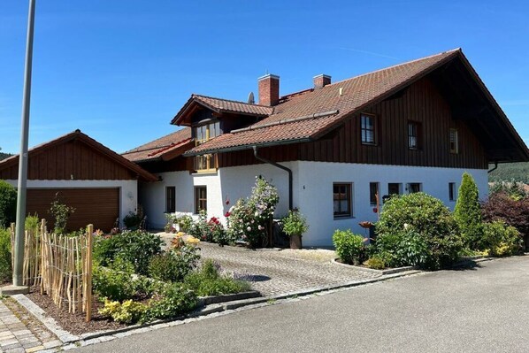 Exterior - Sonnenblick Comfortable holiday residence (Grafenwiesen)