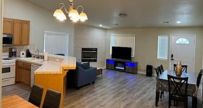 Charming 3-bedroom house with AC and WiFi in welcoming Frazier Park
