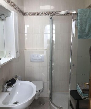 Shower - Casa Karoli Comfortable holiday residence (Costa Calma)
