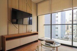 Televisión, oficina