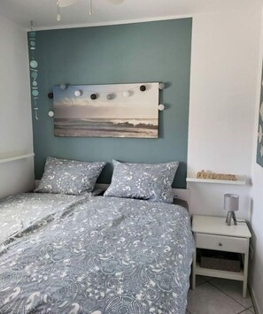 2 室のベッドルーム、アイロン / アイロン台、WiFi (無料)、ベッドシーツ