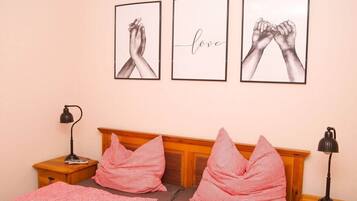 3 bedrooms, WiFi, bed sheets