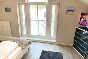 1 bedroom, free WiFi, bed sheets