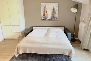 1 bedroom, free WiFi, bed sheets