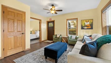 3 chambres, fer et planche à repasser, lit parapluie, Wi-Fi gratuit