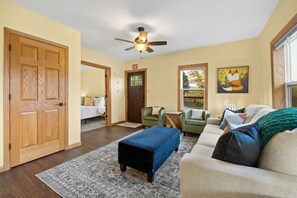 3 bedrooms, iron/ironing board, travel cot, free WiFi