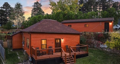 JoLee Pines, Close to attractions