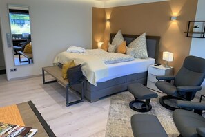 Strykjärn/strykbräda, internet och sängkläder